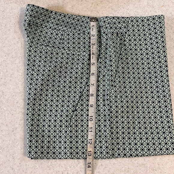 Banana Republic Geometric Patterned Shorts With Side Zipper - Picture 4 of 5